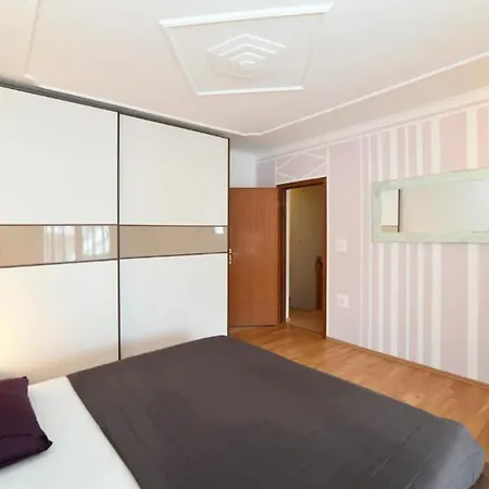 Vakantiehuis House Stinjan With Sea View *