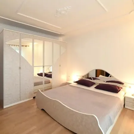 House Stinjan With Sea View Vakantiehuis *