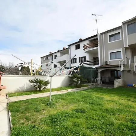 Vakantiehuis House Stinjan With Sea View Pula